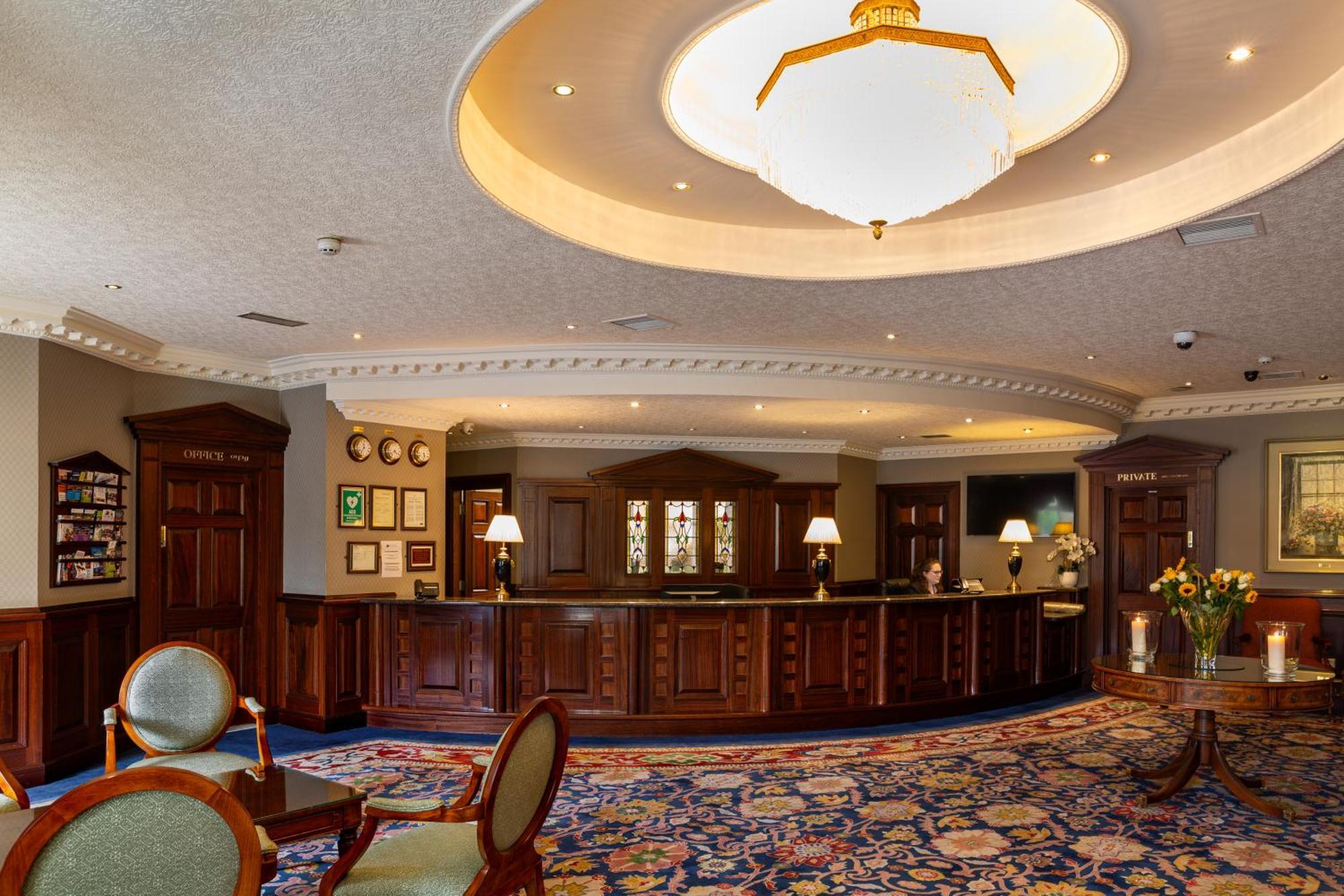 Seven Oaks Hotel Карлоу Екстер'єр фото