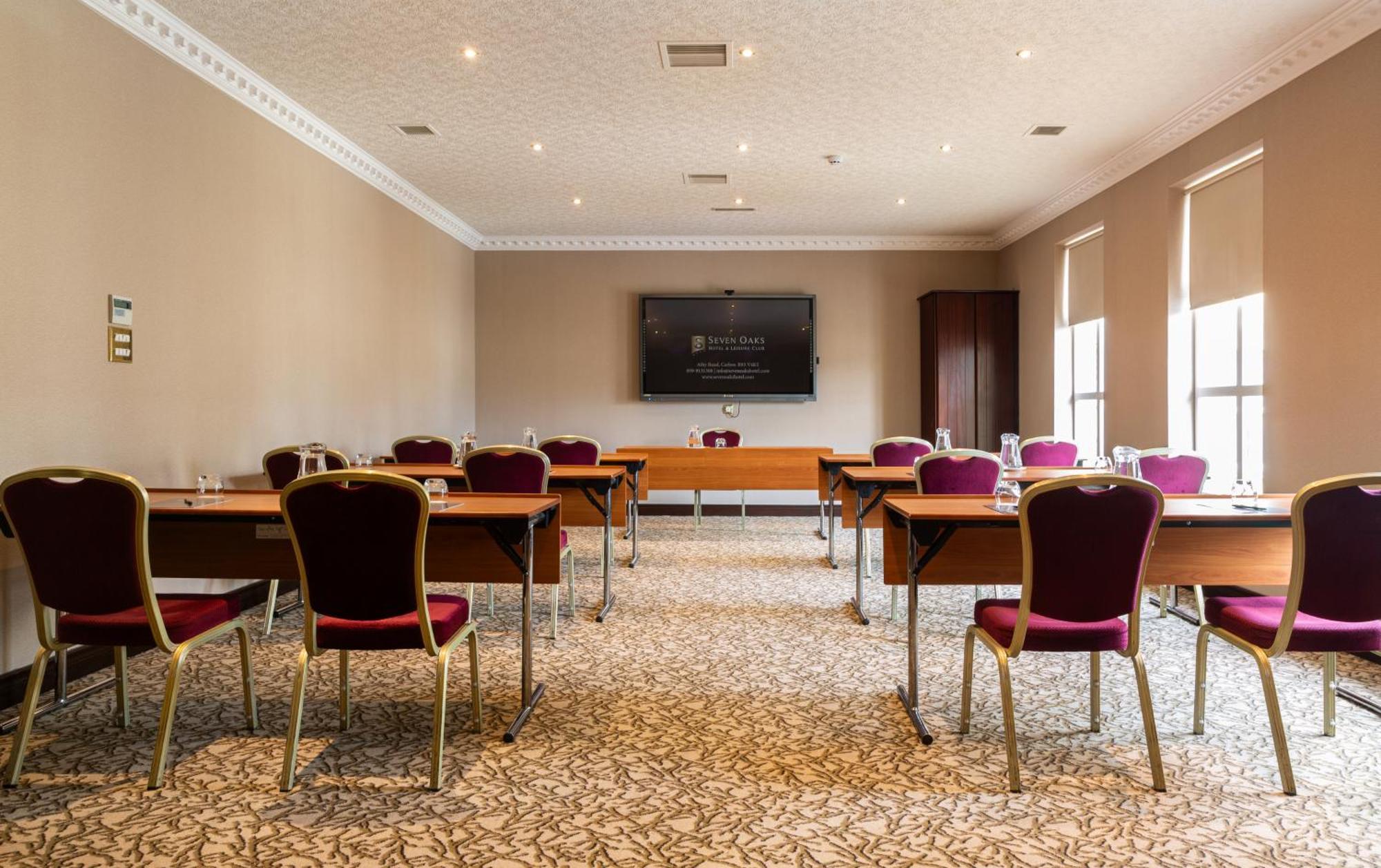 Seven Oaks Hotel Карлоу Екстер'єр фото