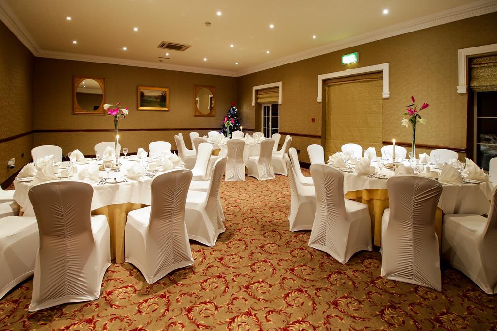 Seven Oaks Hotel Карлоу Екстер'єр фото