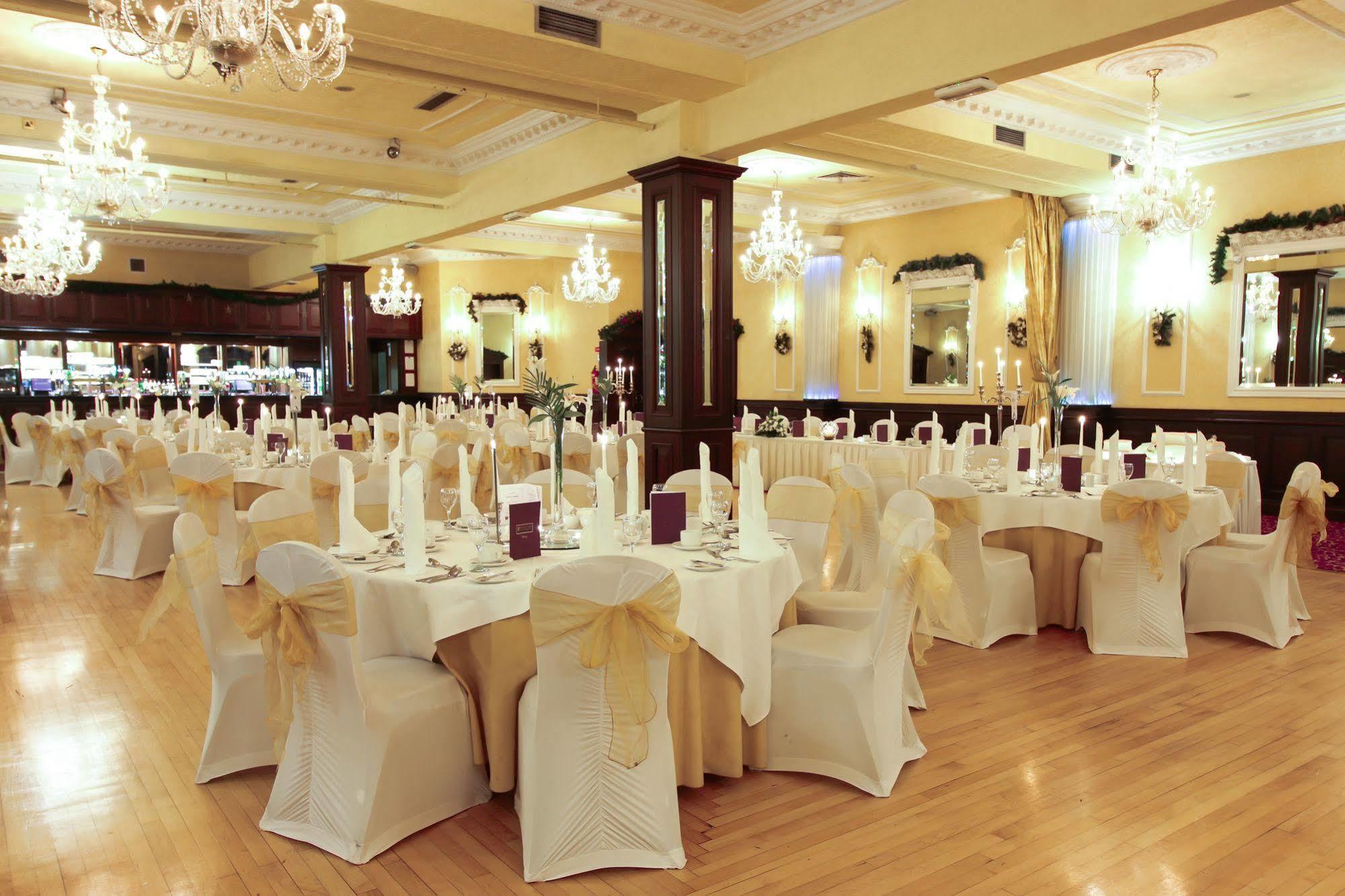 Seven Oaks Hotel Карлоу Екстер'єр фото