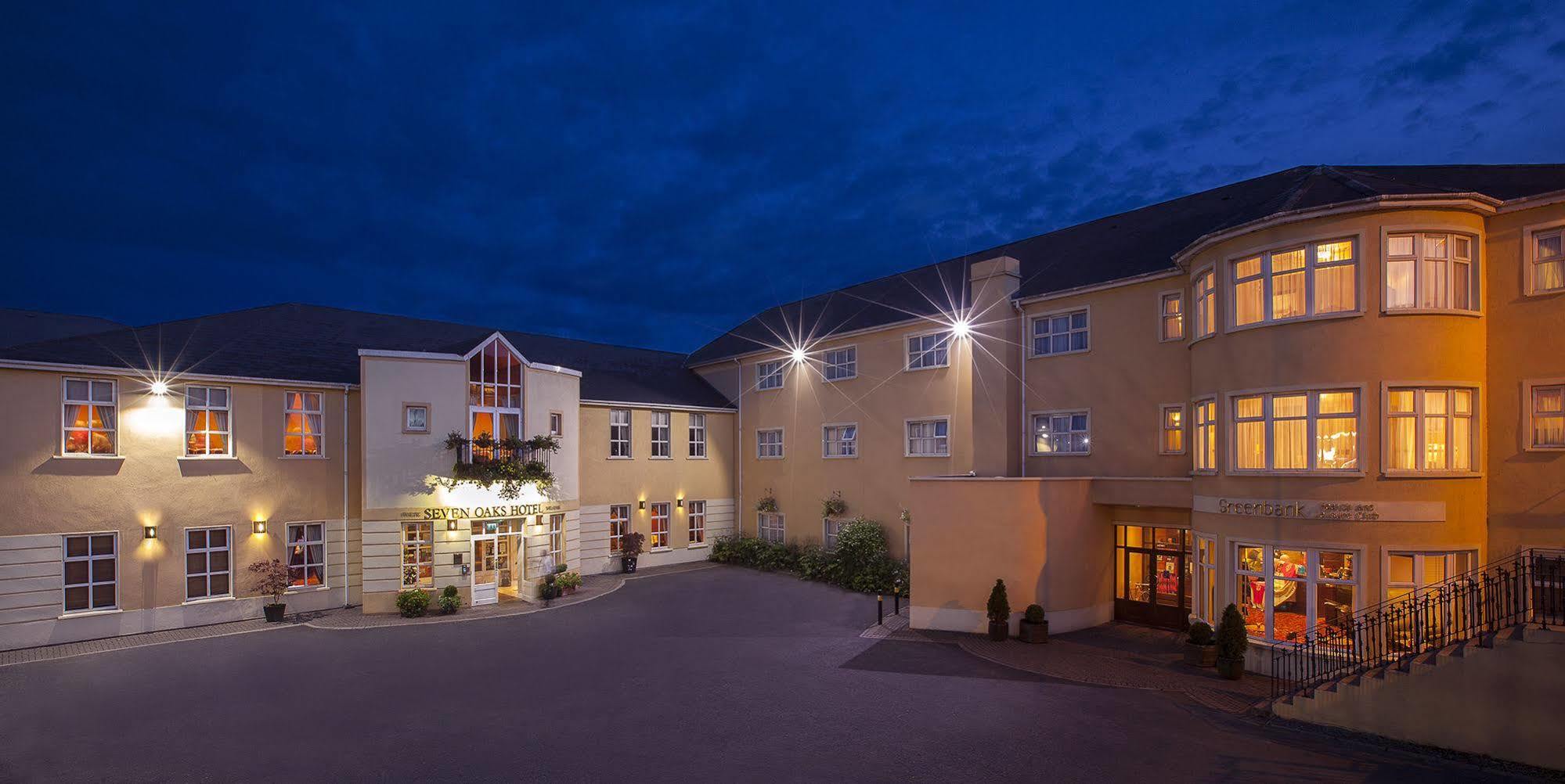 Seven Oaks Hotel Карлоу Екстер'єр фото
