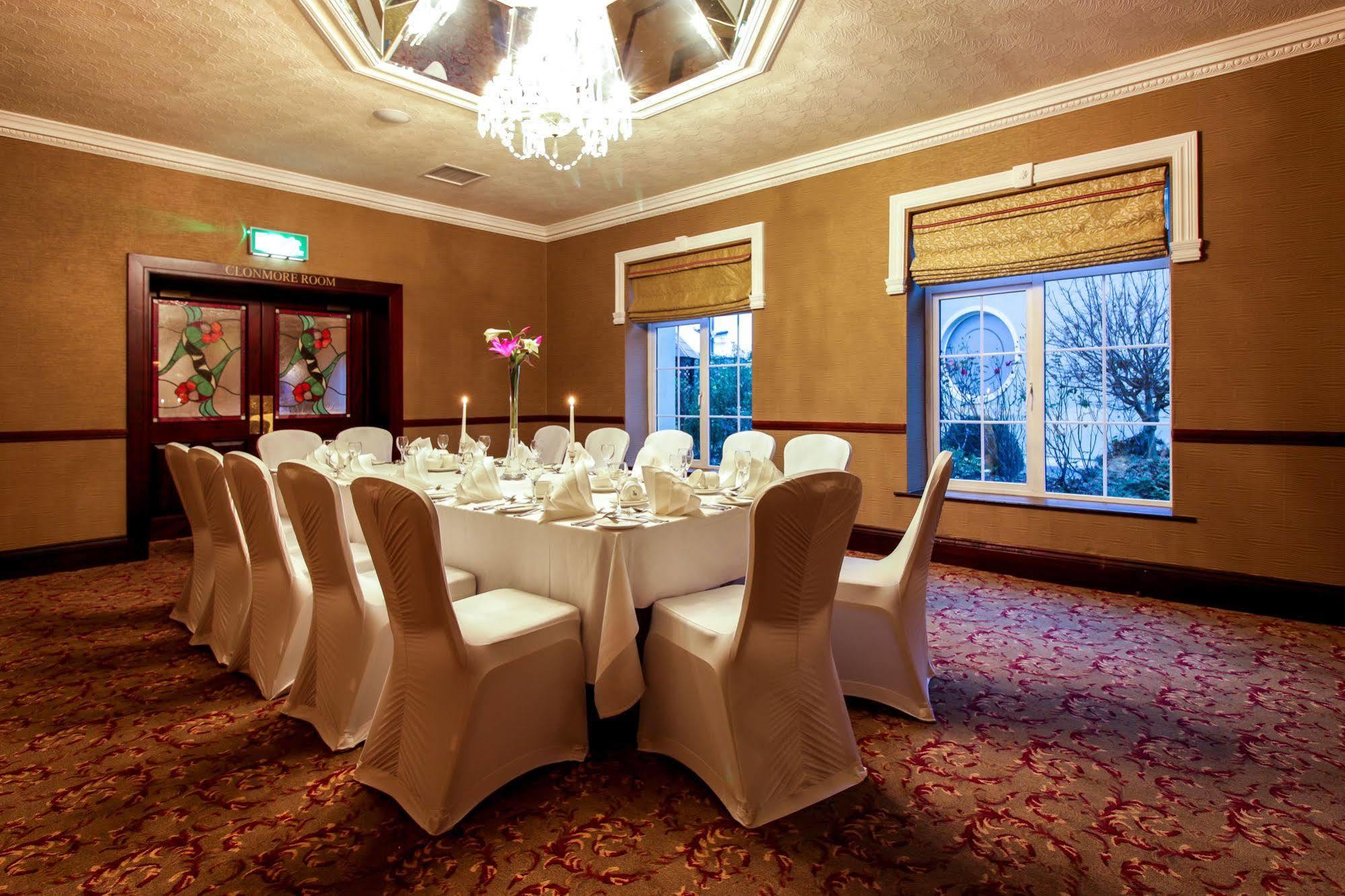 Seven Oaks Hotel Карлоу Екстер'єр фото